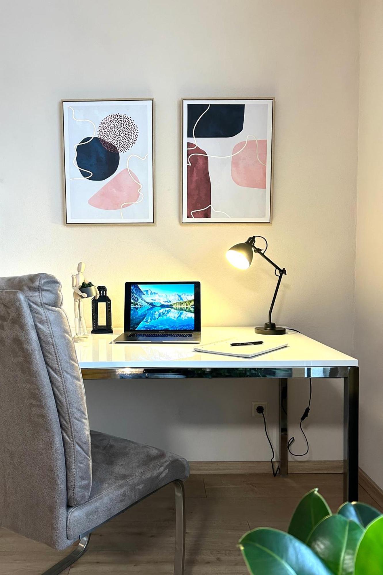 Zentrale Lage - Ideal Fuer Arbeit & Erholung Graben-Neudorf Bagian luar foto